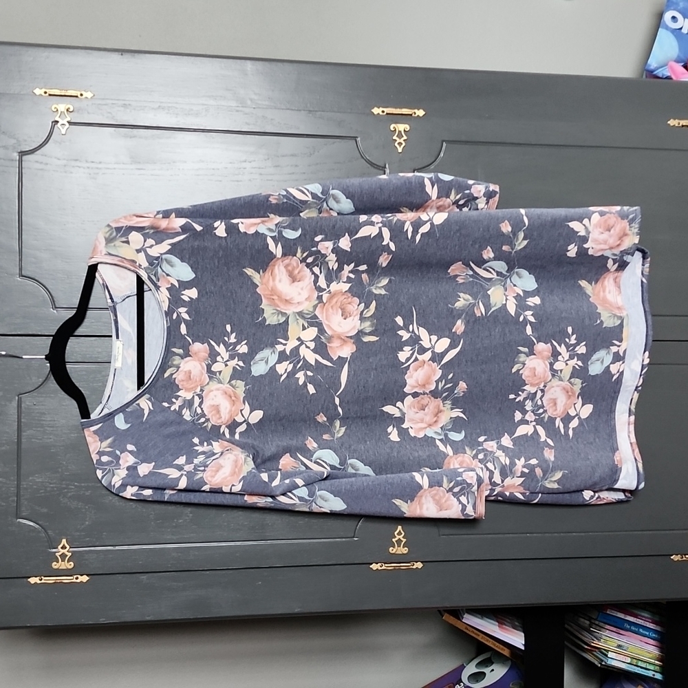 Floral dress with pockets